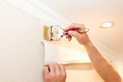 Pose de papier peint à Crespin — revêtements muraux et toiles de verre